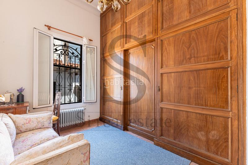 Foto aae75b6e-59dc-40fc-a774-3efa372246fe. House with parking in Centre Santa Coloma de Gramenet