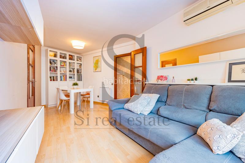 Foto ac8ed5ff-1ff2-4ad7-9ad2-dda66480a23e. Flat with heating in Prosperitat Barcelona