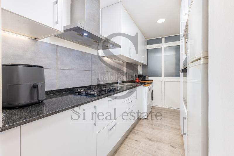 Foto c7528b5b-4f19-46df-bdd1-80df7b71f3f3. Àtic a Poblenou Barcelona