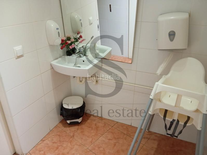 Foto 217132bb-6ce0-4e90-9637-eda7923b5d05. Traspaso local comercial junto a plaza maragall - bar en traspaso en Barcelona