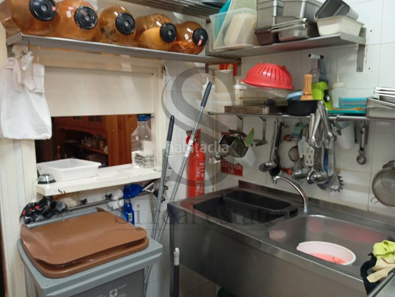 Foto 75ab0efd-81b9-4f24-a54a-2220bce4de2d. Traspaso local comercial junto a plaza maragall - bar en traspaso en Barcelona