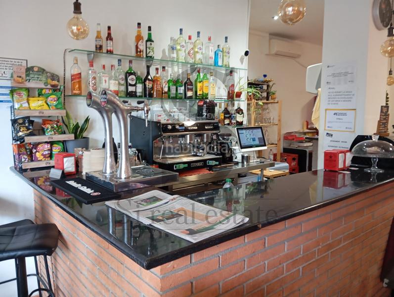 Foto 791702f7-bb4a-4038-acfa-85db72234f5f. Traspaso local comercial junto a plaza maragall - bar en traspaso en Barcelona