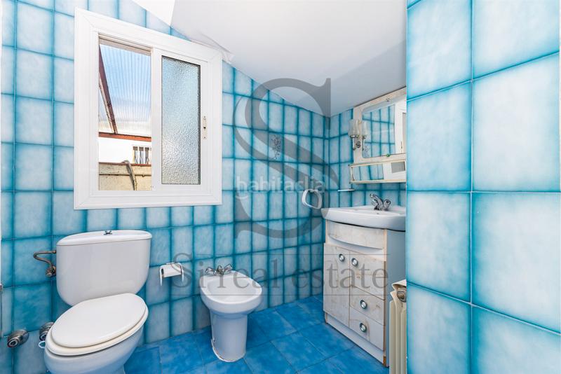 Foto 60db302a-2860-44ba-9c30-a8dc0f037c0c. Attico con riscaldamento in Riu Nord Santa Coloma de Gramenet