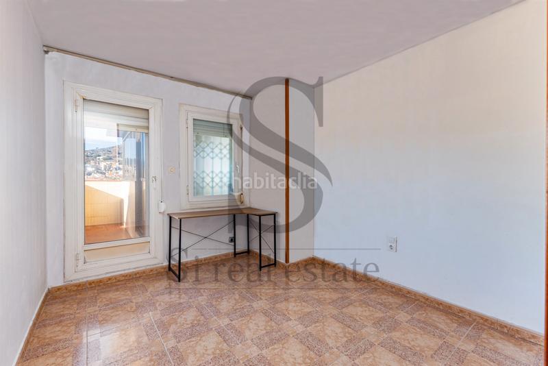 Foto e29d4462-a63c-445c-be92-4f8a69d23d2b. Penthouse with heating in Riu Nord Santa Coloma de Gramenet