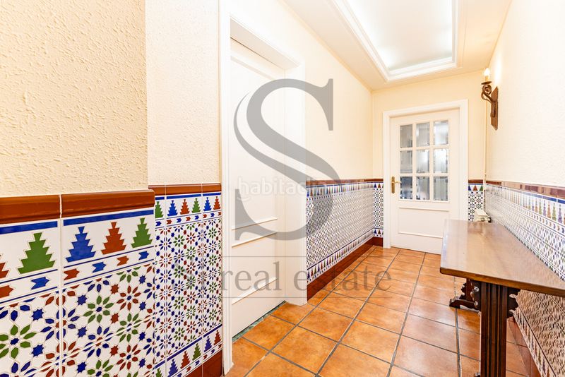 Foto 2bd57425-2c4e-4dea-9797-bc8e87d59d01. Casa aparellada amb calefacció aparcament a Sant Andreu de Palomar Barcelona