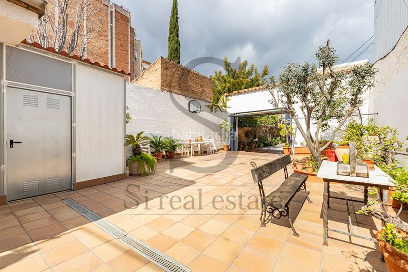 Foto 330e34c1-61c2-4582-b608-fd8150b5791f. Casa aparellada amb calefacció aparcament a Sant Andreu de Palomar Barcelona