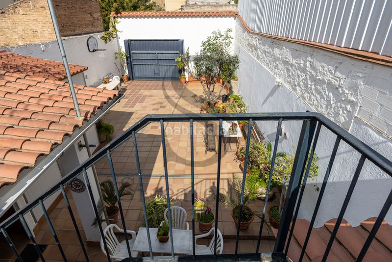 Foto 38d8f397-a91f-4be8-9bed-9d87643203e9. Casa aparellada amb calefacció aparcament a Sant Andreu de Palomar Barcelona