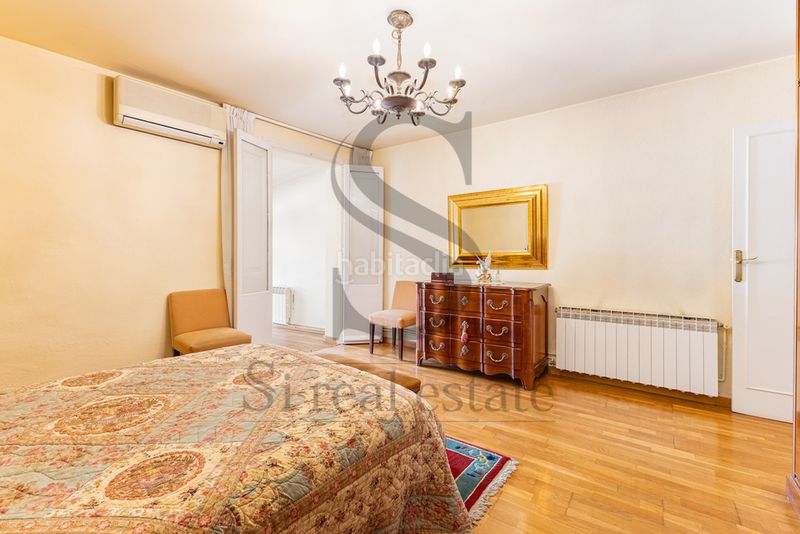 Foto 54618a40-e71d-422f-a4df-47c24078bb16. Casa aparellada amb calefacció aparcament a Sant Andreu de Palomar Barcelona