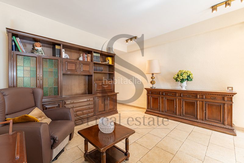 Foto 8683437a-57a0-4b5b-8b67-44b5df3c0850. Casa aparellada amb calefacció aparcament a Sant Andreu de Palomar Barcelona