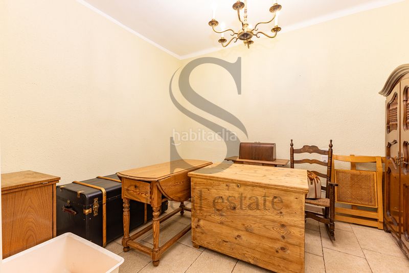 Foto 8d3fa7e1-7fdb-4fcb-9517-28df8b4e0824. Casa aparellada amb calefacció aparcament a Sant Andreu de Palomar Barcelona