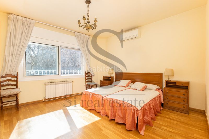 Foto ae10a6ab-d0ee-4b6d-960d-690b63178e6a. Casa aparellada amb calefacció aparcament a Sant Andreu de Palomar Barcelona
