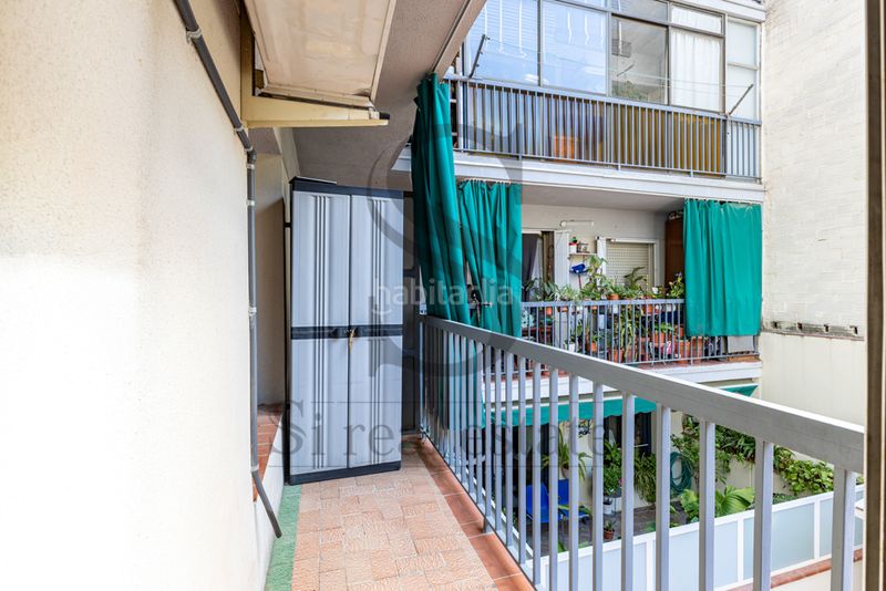 Foto e71a1a3e-5ae9-4ec5-b1af-3acb8b27066e. Pis a Carmel Barcelona