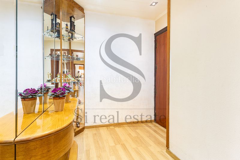 Foto 0f7343a2-a48e-4ff4-9e48-b93ffc136af1. Piso en Carmel Barcelona