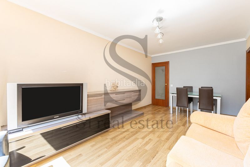 Foto aa9b478c-7b31-40ef-b6ec-67a93f62f238. Piso en Carmel Barcelona