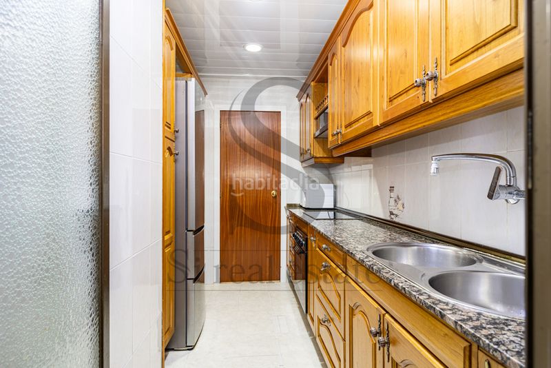 Foto ad77cfa1-173b-4bc2-87c7-3900e97a36ef. Piso en Carmel Barcelona