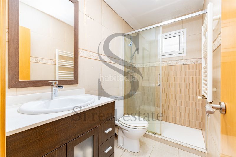 Foto d0233a18-c491-4b43-b98f-0108a2221506. Àtic a El Raval Santa Coloma de Gramenet