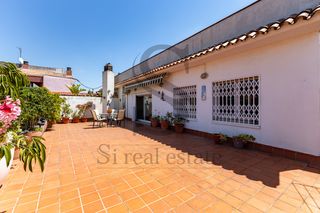 �tico  Carrer de josep estivill. Fant�stico �tico � gran terraza a nivel - amplio y c�modo.
