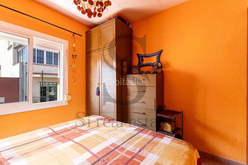 Foto e011aa83-a075-4459-9b5d-63bebac4ea12. Àtic amb calefacció a Guinardó Barcelona