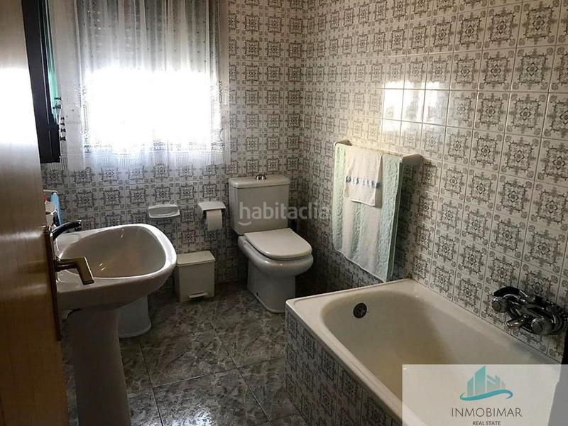 Foto 04bd5384-d313-4ddb-afd3-8f495643fb8a. Casa  en Centro Salobreña