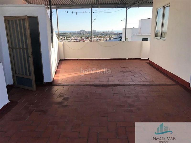 Foto b0bae154-4aa7-4bfa-8eef-35606b1b0e35. Casa  en Centro Salobreña