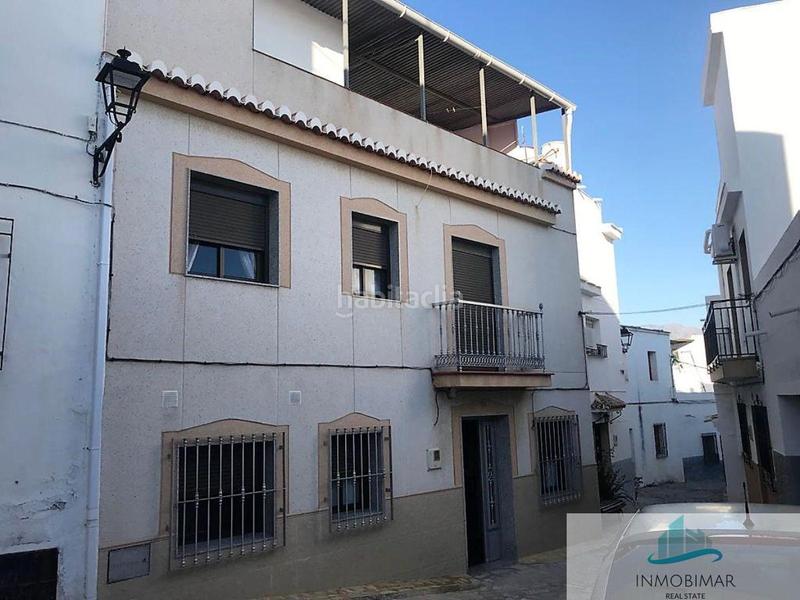 Foto bb9c256e-86eb-4d7c-9de2-a48ab77acd4b. Casa  en Centro Salobreña