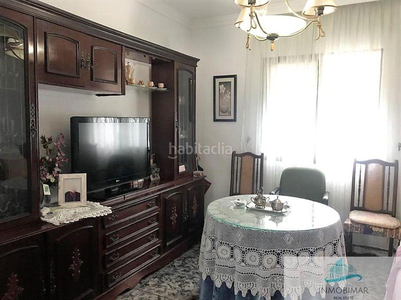 Foto d25e8aaf-cb41-4764-8fc2-3116f39e8529. Casa  en Centro Salobreña