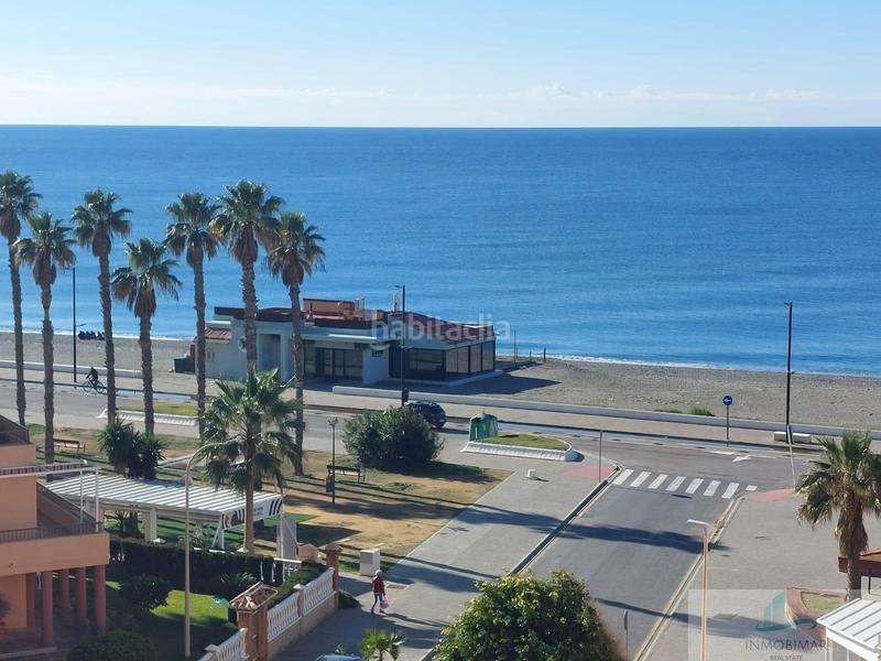 Foto 171a2ee8-9722-4048-8ae4-fe374e38d3c5. Ático tu refugio ideal en primera línea de playa en Salobreña