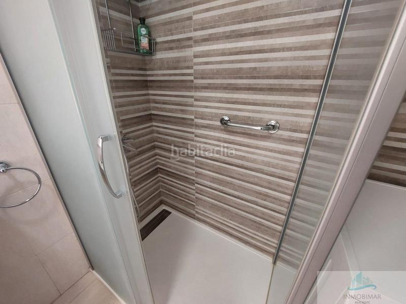 Foto 505aa987-d3ff-40e3-b49e-f80d66e0732f. Ático tu refugio ideal en primera línea de playa en Salobreña