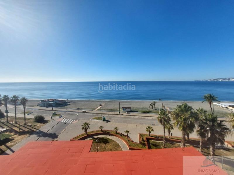 Foto af64f8fe-0f2e-4b3a-b14f-16b8bb34f8a1. Ático tu refugio ideal en primera línea de playa en Salobreña