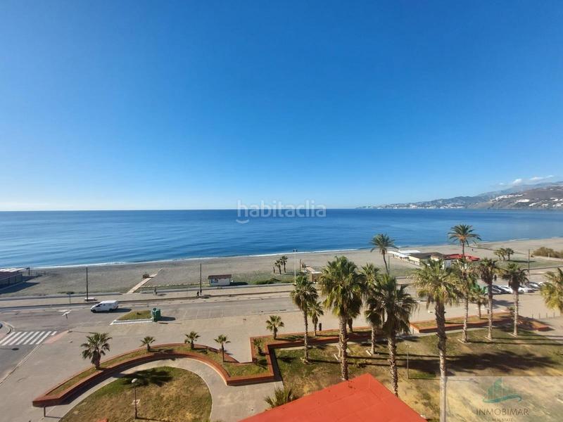 Foto f0019633-0fa1-44e1-9586-d44c838e9f32. Ático tu refugio ideal en primera línea de playa en Salobreña