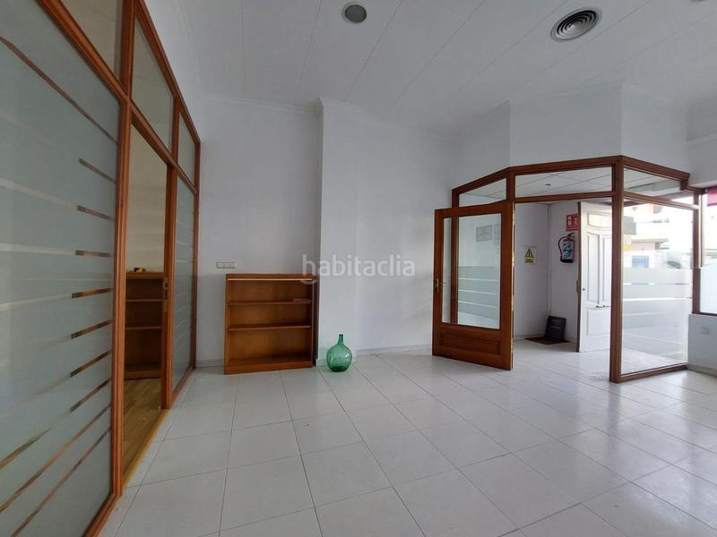 Foto 4d2d2d5d-dd57-439c-8a74-12f302aa2d3a. Local comercial en Centro Salobreña