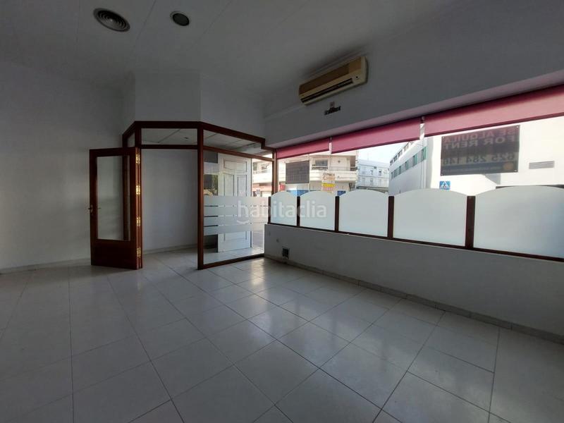 Foto f9cbbc5d-1c52-487b-bc65-ad16fd89f36d. Local comercial en Centro Salobreña