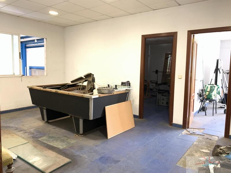 Foto 5e610fee-f0f8-42cd-937e-81a170352397. Nau industrial a Centro Salobreña