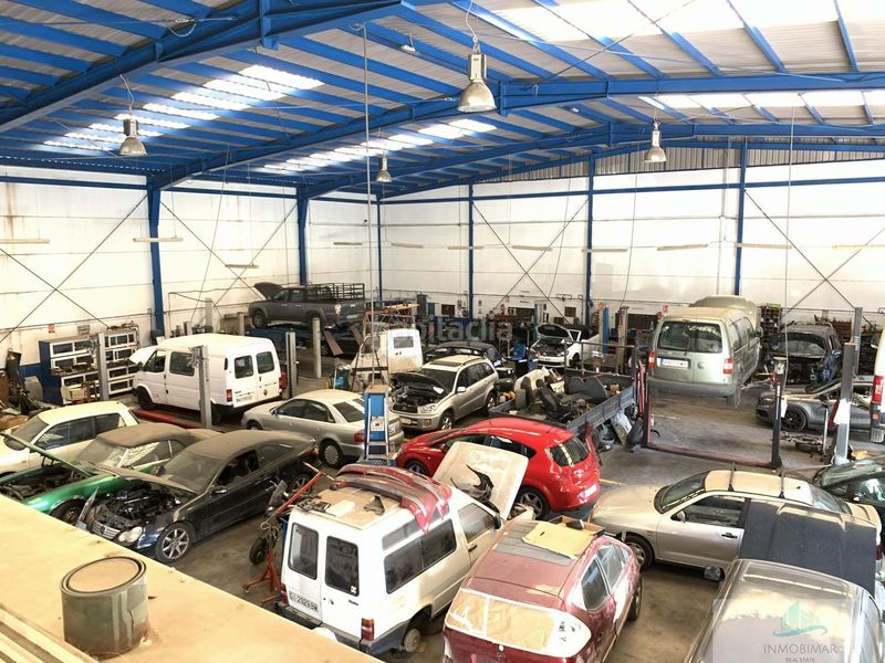 Foto e43e396d-0944-4f3b-92ef-f651174d5359. Nau industrial a Centro Salobreña