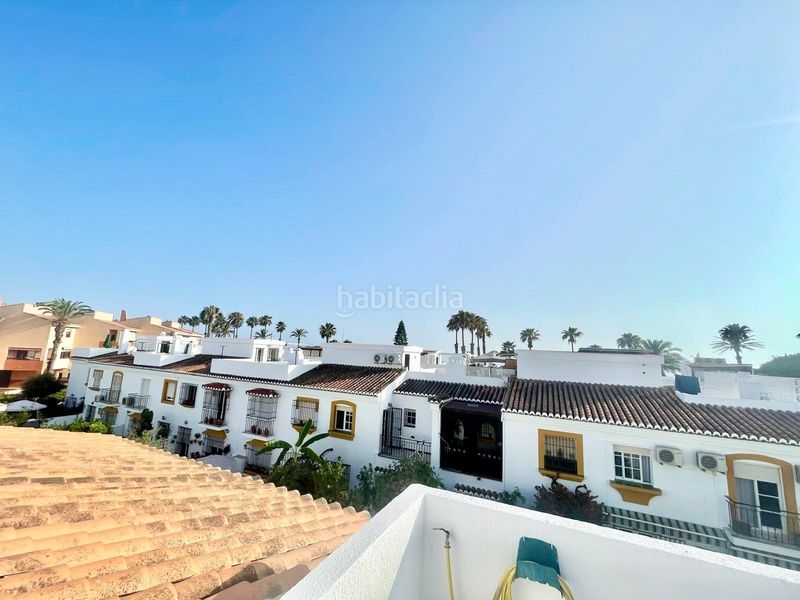 Foto f3aabe10-73bf-4508-adad-e66ea1a495fc. Casa adossada amb calefacció aparcament piscina a Salobreña