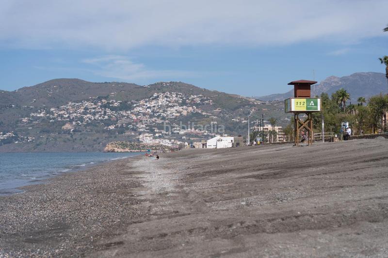 Foto b78dbfbe-768d-40c9-8636-d9adf4b7f13b. Terrain résidentiel dans carretera malaga (cal) dans Salobreña