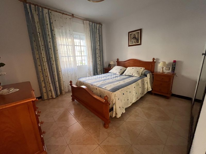 Foto 3742a854-a7b6-42c9-b619-dc0823b20c28. Casa adossada amb piscina a Salobreña costa Salobreña