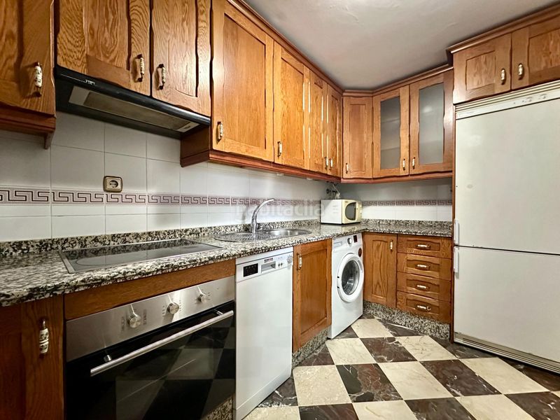 Foto f11ce4e1-9033-4c8c-9205-74fc651edbd1. Pis amb aparcament piscina a Cenes de la Vega