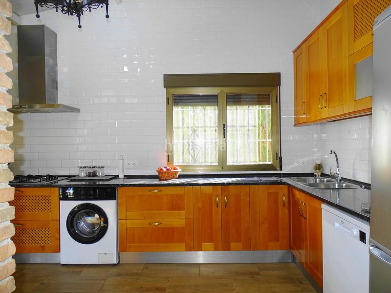 Foto 037d0a51-cea4-469c-b9d2-eec480cf5edc. Xalet amb aparcament piscina a Atarfe