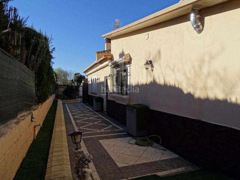 Foto 3d095f01-f059-4957-8f8d-43bcd66df2e0. Xalet amb aparcament piscina a Atarfe