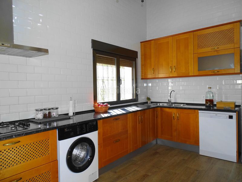 Foto ae282615-de6c-4c55-bc85-7f3a71fc062c. Xalet amb aparcament piscina a Atarfe