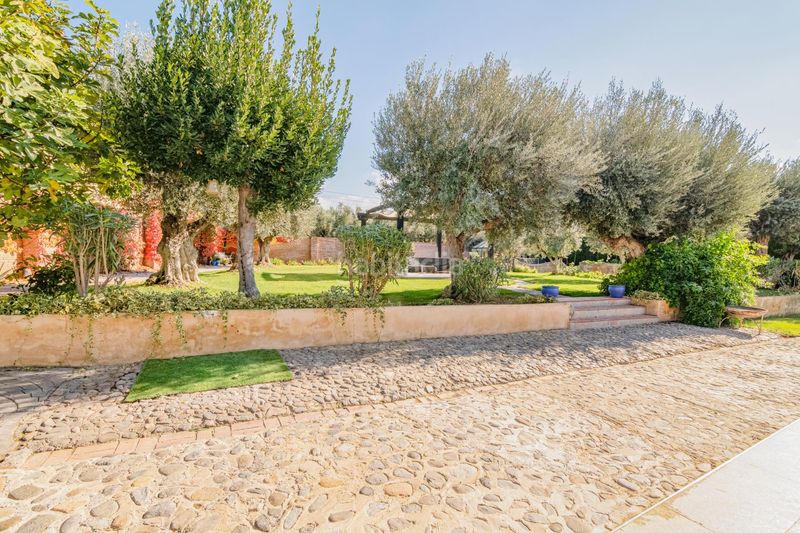 Foto 0d99f376-c711-49f7-baac-6520568e8f79. Xalet amb aparcament a Gójar