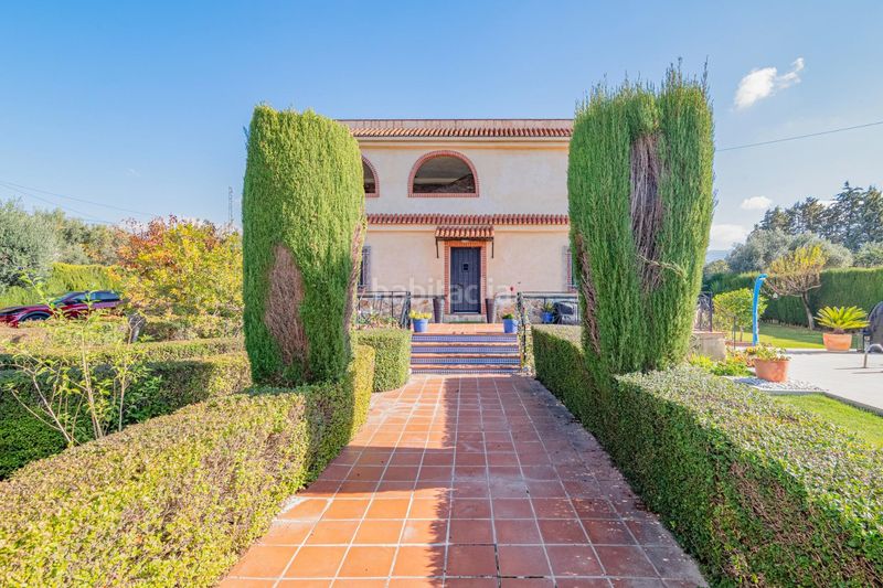 Foto 46369927-b6f8-40b5-80cc-25615f9428e9. Xalet amb aparcament a Gójar