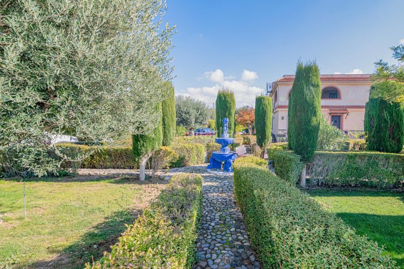 Foto cc562342-9583-484d-9a44-5467a9c77733. Xalet amb aparcament a Gójar