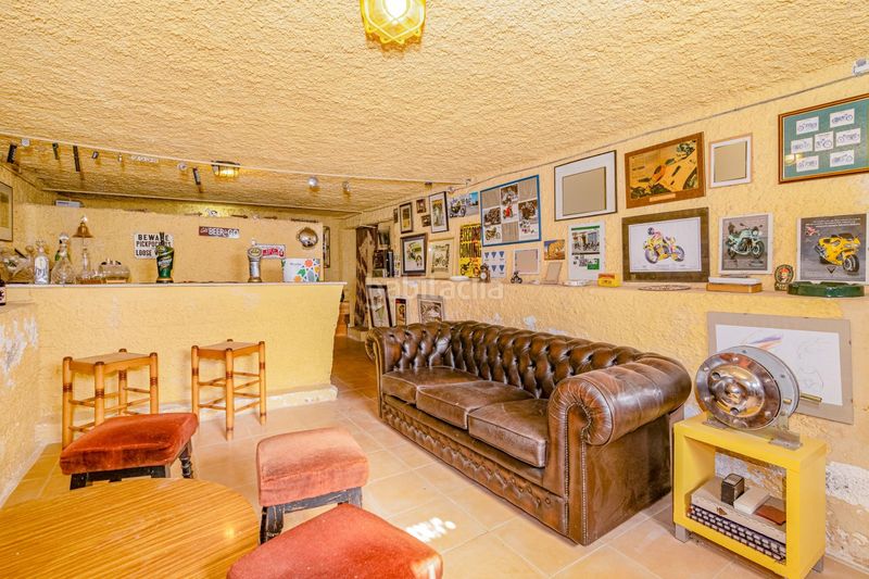 Foto ccf5ffc1-d933-4460-bf58-20895e988779. Xalet amb aparcament a Gójar