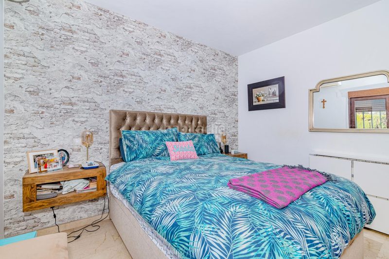 Foto f4c4cbd4-6043-4ab0-b57e-f9c188566f3d. Xalet amb aparcament a Gójar