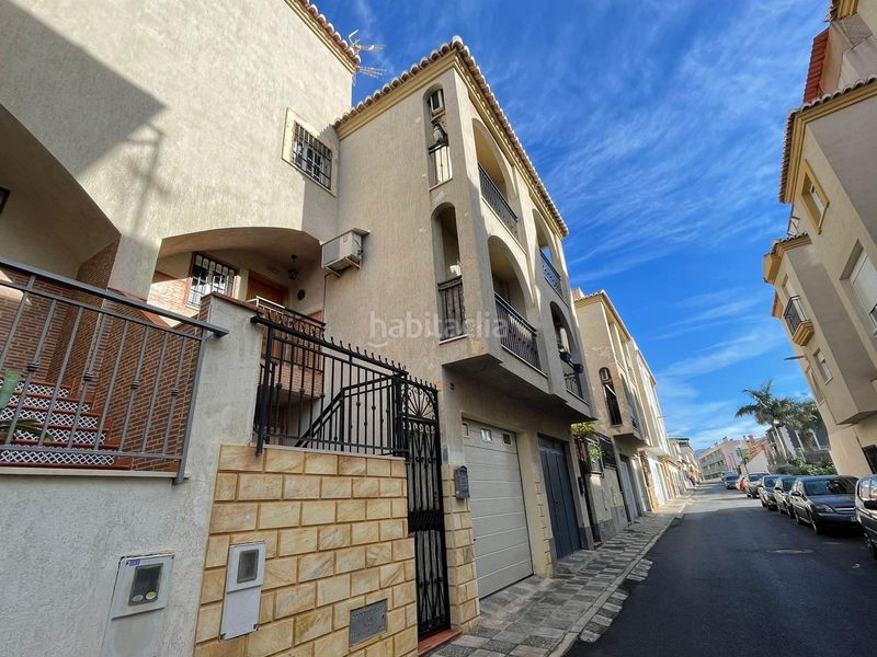 Foto 7c2b4604-fa66-48a5-b97d-b128f390ba2f. Casa adossada amb calefacció aparcament a Motril ciudad Motril