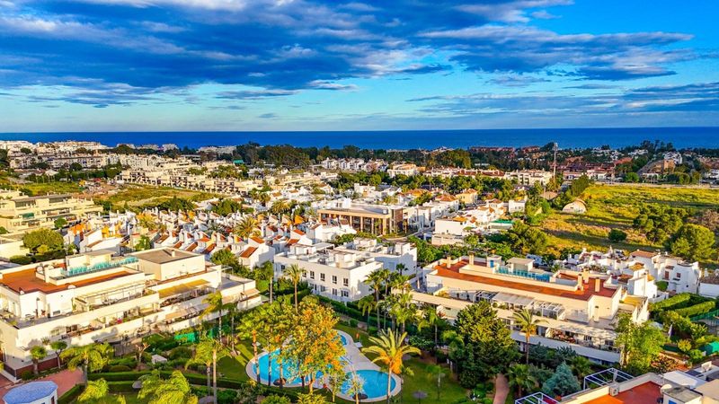 Foto 0b99dc75-c01e-4e52-b60a-5fd67b9860f0. Àtic amb calefacció piscina a Puerto Banús Marbella