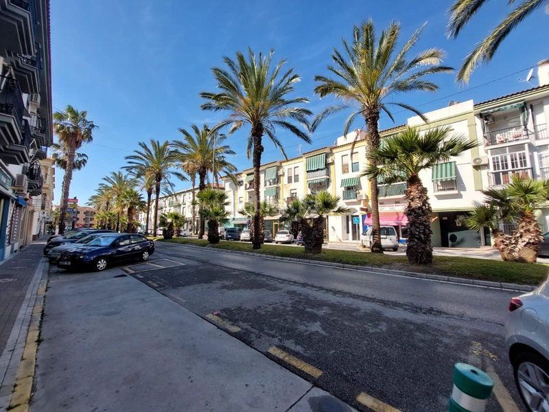 Foto 5ea6381e-9485-4f2d-9bfd-59019e32c724. Flat with parking in Centro Salobreña