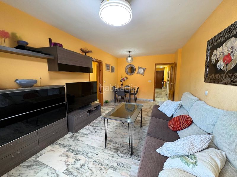 Foto 2dd2bd2a-ad81-4b55-b76b-add8e7de2384. Flat with parking in Centro Salobreña